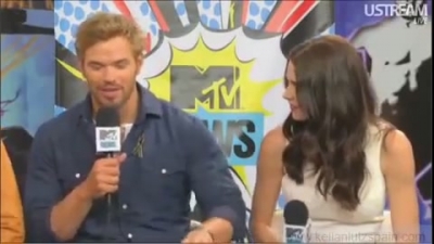 Ashley-Greene-dot-nl_2012MTVInterviewAtComicCon0589.jpg