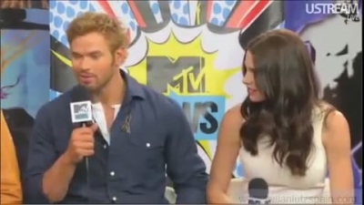 Ashley-Greene-dot-nl_2012MTVInterviewAtComicCon0590.jpg