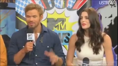 Ashley-Greene-dot-nl_2012MTVInterviewAtComicCon0592.jpg