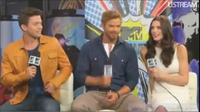 Ashley-Greene-dot-nl_2012MTVInterviewAtComicCon0723.jpg