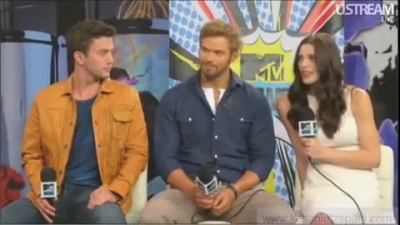 Ashley-Greene-dot-nl_2012MTVInterviewAtComicCon0732.jpg