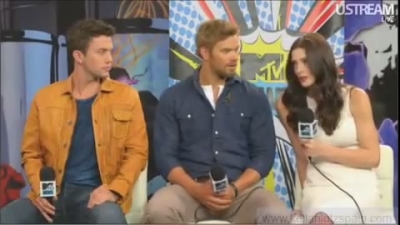 Ashley-Greene-dot-nl_2012MTVInterviewAtComicCon0738.jpg