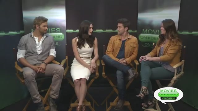 Ashley-Greene-dot-nl_2012MoviesOnDemandAtComicCon__0029.jpg