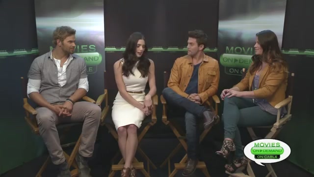Ashley-Greene-dot-nl_2012MoviesOnDemandAtComicCon__0030.jpg