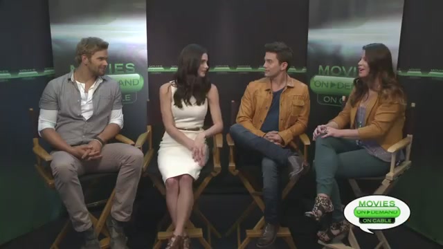 Ashley-Greene-dot-nl_2012MoviesOnDemandAtComicCon__0053.jpg