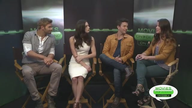 Ashley-Greene-dot-nl_2012MoviesOnDemandAtComicCon__0064.jpg
