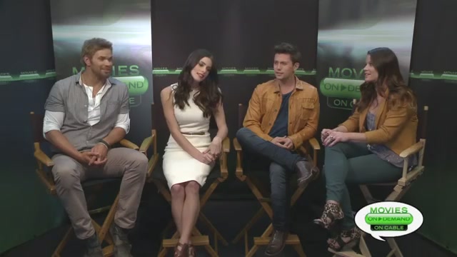 Ashley-Greene-dot-nl_2012MoviesOnDemandAtComicCon__0079.jpg