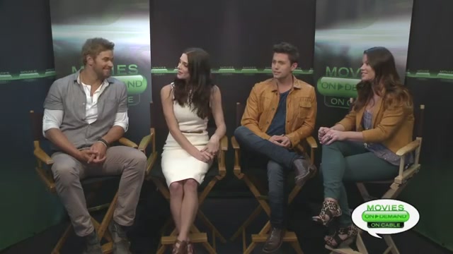 Ashley-Greene-dot-nl_2012MoviesOnDemandAtComicCon__0080.jpg