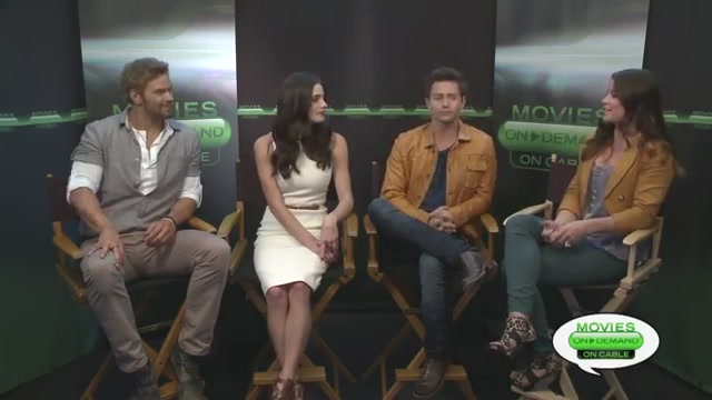Ashley-Greene-dot-nl_2012MoviesOnDemandAtComicCon__0107.jpg
