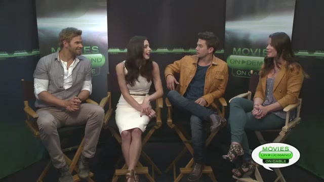 Ashley-Greene-dot-nl_2012MoviesOnDemandAtComicCon__0148.jpg