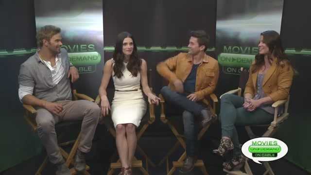 Ashley-Greene-dot-nl_2012MoviesOnDemandAtComicCon__0168.jpg