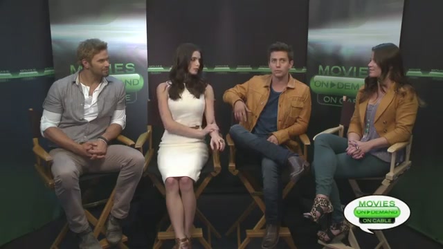 Ashley-Greene-dot-nl_2012MoviesOnDemandAtComicCon__0191.jpg