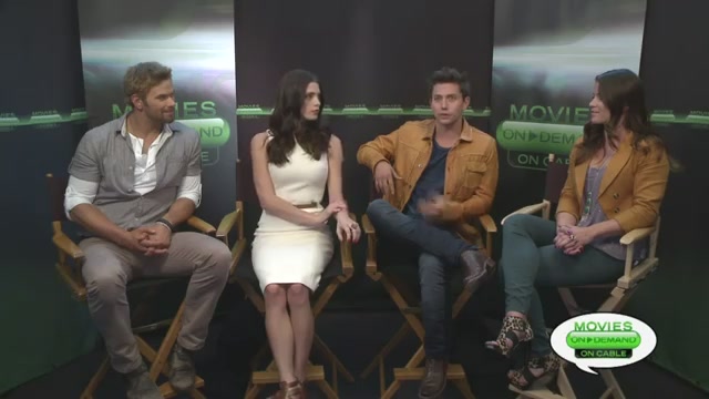 Ashley-Greene-dot-nl_2012MoviesOnDemandAtComicCon__0192.jpg