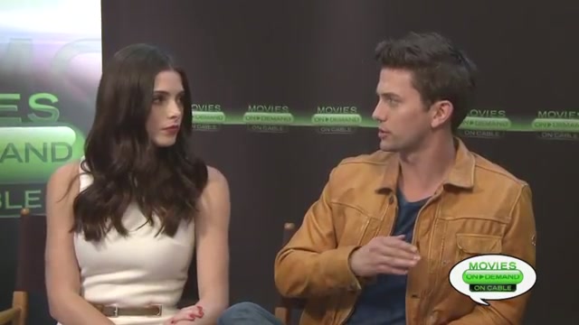 Ashley-Greene-dot-nl_2012MoviesOnDemandAtComicCon__0222.jpg