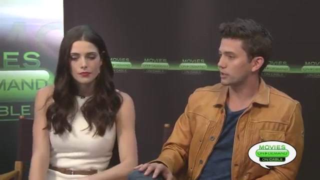 Ashley-Greene-dot-nl_2012MoviesOnDemandAtComicCon__0228.jpg