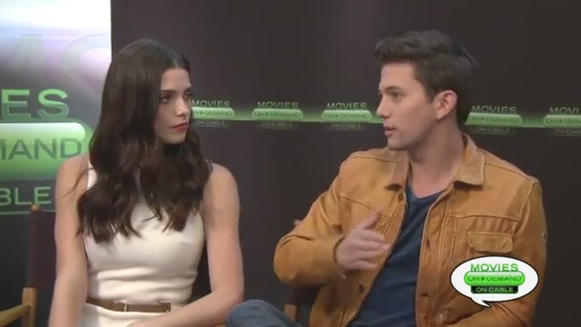 Ashley-Greene-dot-nl_2012MoviesOnDemandAtComicCon__0231.jpg