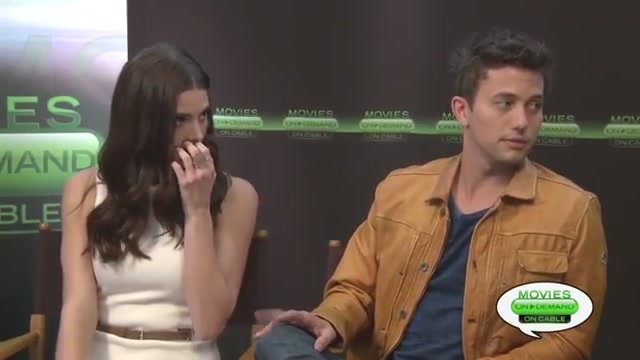 Ashley-Greene-dot-nl_2012MoviesOnDemandAtComicCon__0235.jpg