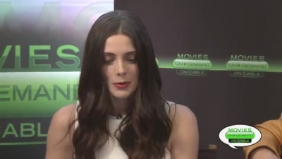 Ashley-Greene-dot-nl_2012MoviesOnDemandAtComicCon__0177.jpg