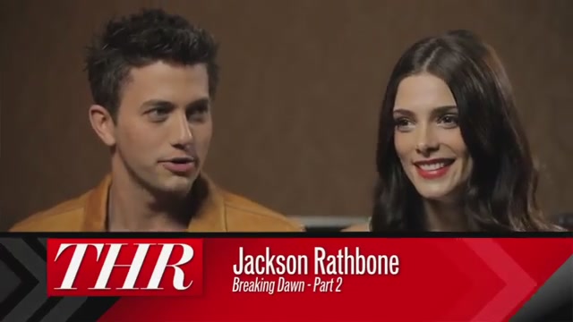 Ashley-Greene-dot-nl_2012TheHollywoodReporterAtComicCon0291.jpg