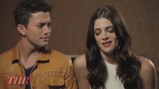 Ashley-Greene-dot-nl_2012TheHollywoodReporterAtComicCon0321.jpg