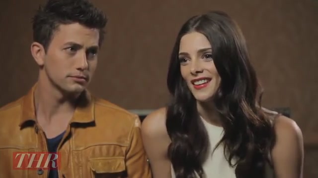 Ashley-Greene-dot-nl_2012TheHollywoodReporterAtComicCon0326.jpg