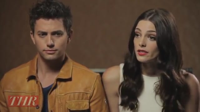 Ashley-Greene-dot-nl_2012TheHollywoodReporterAtComicCon0358.jpg Ashley-Greene-dot-nl_2012TheHollywoodReporterAtComicCon0358.jpg