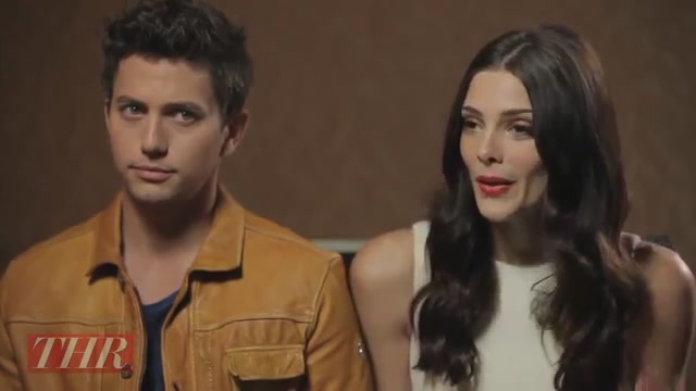 Ashley-Greene-dot-nl_2012TheHollywoodReporterAtComicCon0364.jpg