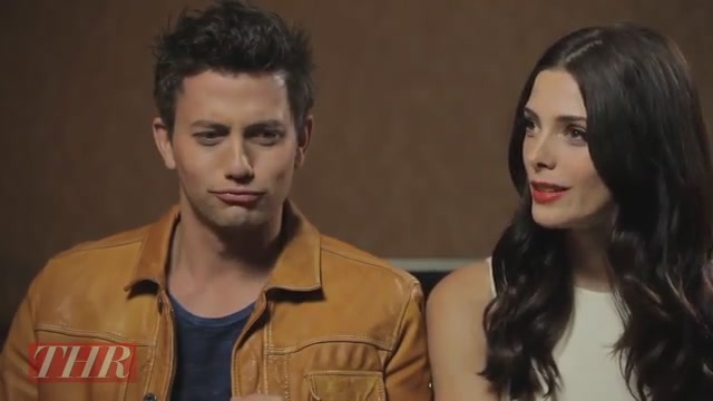 Ashley-Greene-dot-nl_2012TheHollywoodReporterAtComicCon0631.jpg