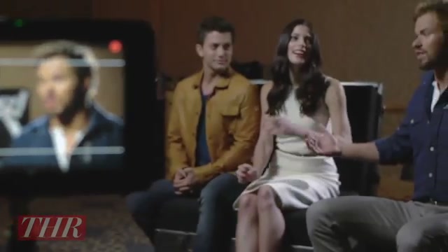 Ashley-Greene-dot-nl_2012TheHollywoodReporterAtComicCon0678.jpg