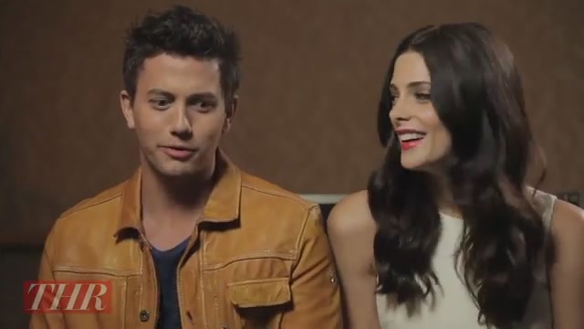 Ashley-Greene-dot-nl_2012TheHollywoodReporterAtComicCon0751.jpg