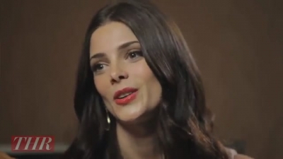 Ashley-Greene-dot-nl_2012TheHollywoodReporterAtComicCon0500.jpg