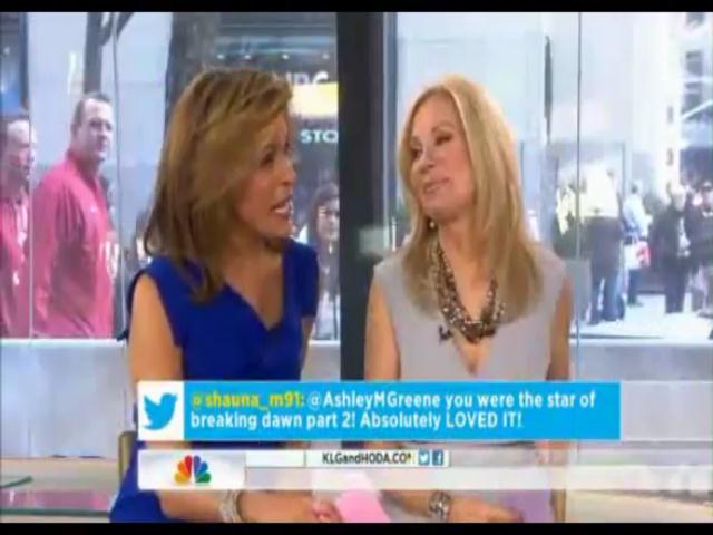 Ashley-Greene-dot-nl-15November2012TheTodayShow0053.jpg