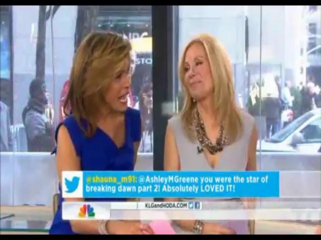 Ashley-Greene-dot-nl-15November2012TheTodayShow0054.jpg