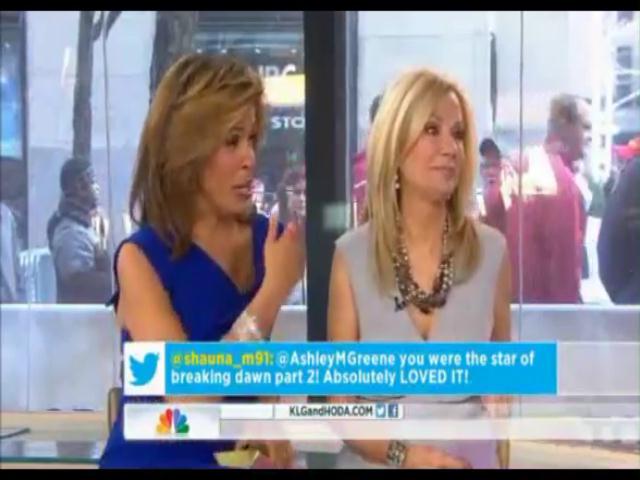 Ashley-Greene-dot-nl-15November2012TheTodayShow0056.jpg