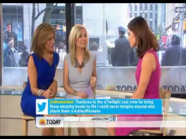 Ashley-Greene-dot-nl-15November2012TheTodayShow0070.jpg