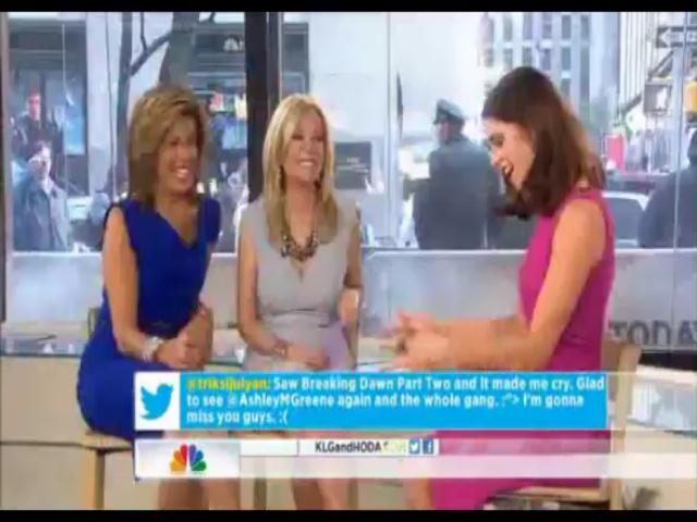Ashley-Greene-dot-nl-15November2012TheTodayShow0077.jpg