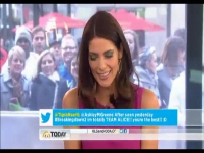 Ashley-Greene-dot-nl-15November2012TheTodayShow0121.jpg