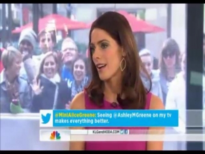 Ashley-Greene-dot-nl-15November2012TheTodayShow0132.jpg