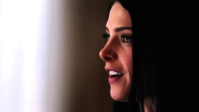 Ashley-Greene-dot-nl_Becoming0046.jpg