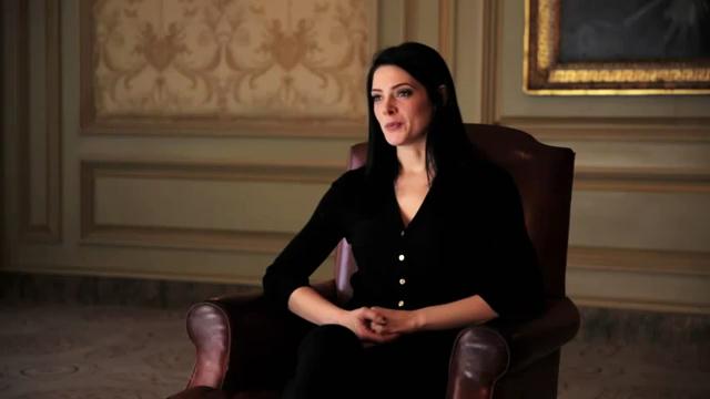 Ashley-Greene-dot-nl_Becoming0129.jpg