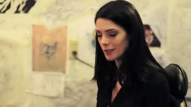 Ashley-Greene-dot-nl_Becoming0203.jpg