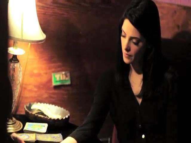Ashley-Greene-dot-nl_Becoming0291.jpg