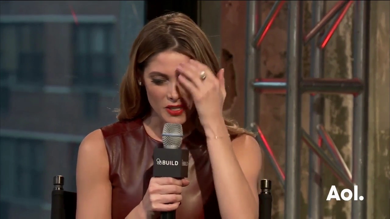 Ashley-Greene-dot_nl-6april2016AOLBuildSeries-Rouge1507.jpg