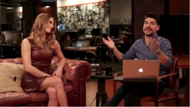 Ashley-Greene-dot_nl-6april2016HuffPostLive0003.jpg