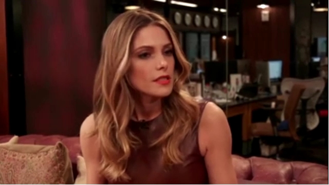 Ashley-Greene-dot_nl-6april2016HuffPostLive0036.jpg