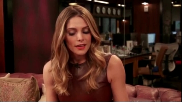 Ashley-Greene-dot_nl-6april2016HuffPostLive0039.jpg