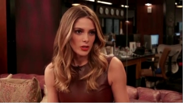 Ashley-Greene-dot_nl-6april2016HuffPostLive0042.jpg