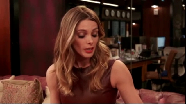 Ashley-Greene-dot_nl-6april2016HuffPostLive0059.jpg