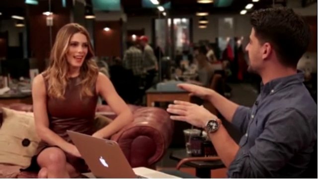 Ashley-Greene-dot_nl-6april2016HuffPostLive0096.jpg