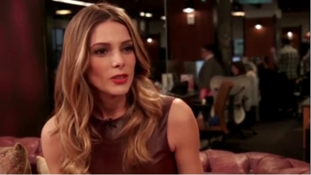 Ashley-Greene-dot_nl-6april2016HuffPostLive0118.jpg